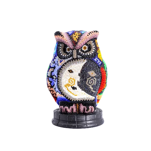 Figura de buho con chaquira