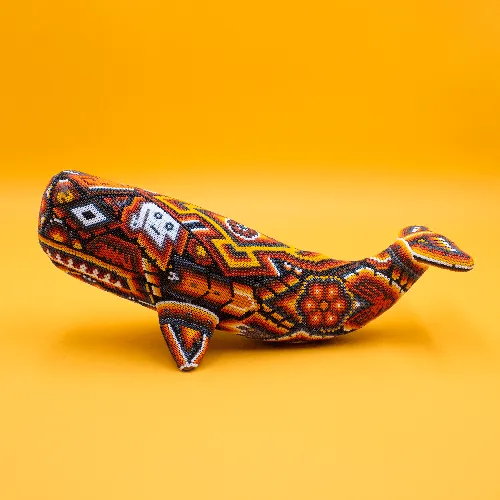 Escultura de Cachalote arte huichol naranja 638