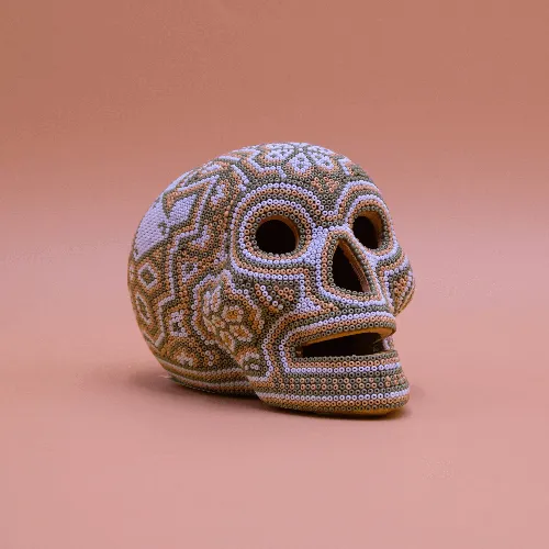 Figura de craneo arte huichol 537