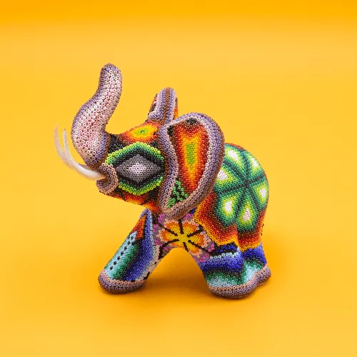 Escultura de Elefante arte huichol 671