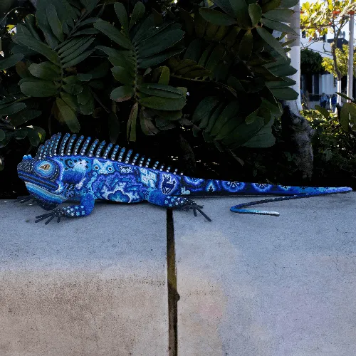 Figura de iguana azul especial 03