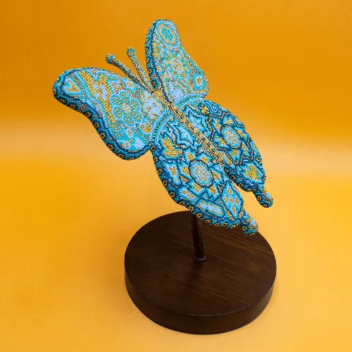Figura de mariposa arte huichol i