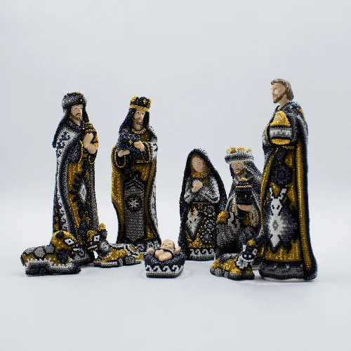 Figura de nacimiento navidenio arte huichol colore negro