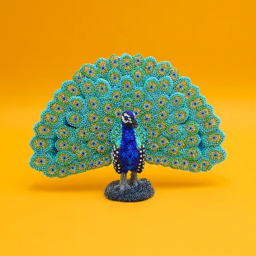 Escultura de Pavo real arte huichol