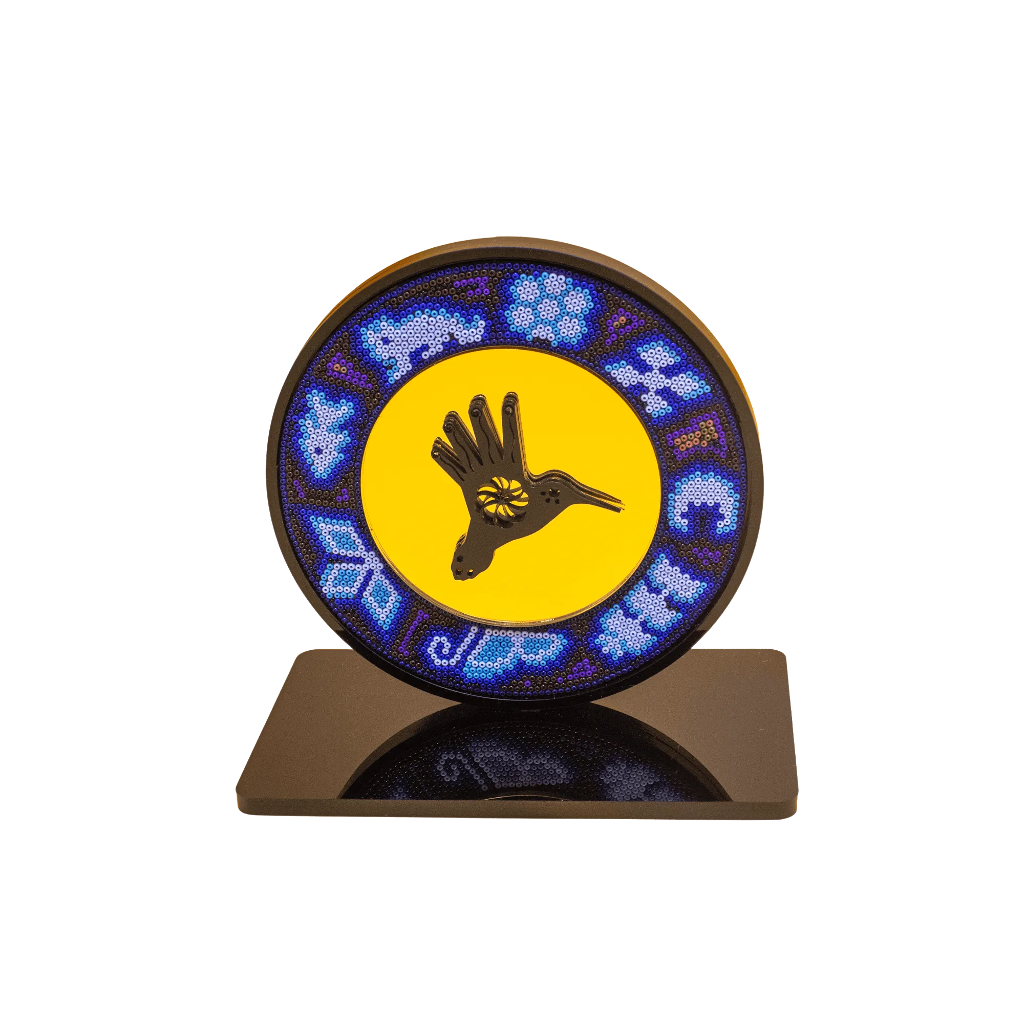 Figura de reconocimiento de acrilico arte huichol clasico main