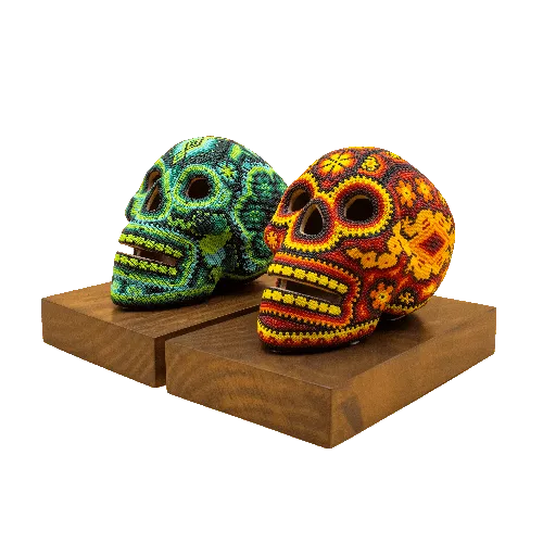 Escultura de Reconocimiento con arte huichol craneos sobre base 2026 10