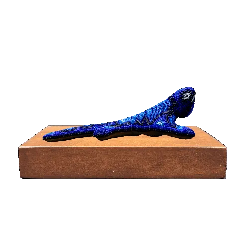 Figura de reconocimiento de arte huichol iguana azul