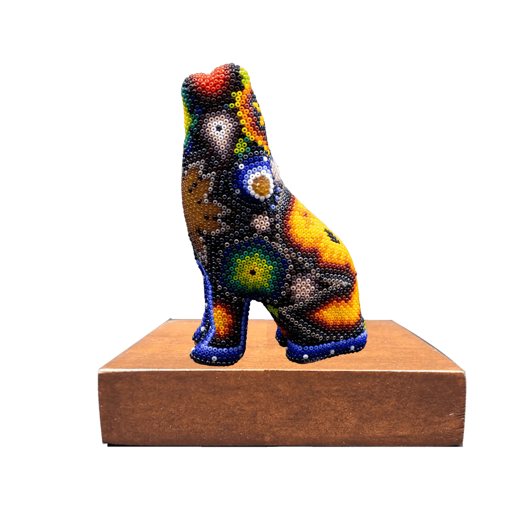 Figura de reconocimiento de arte huichol lobo sobre base