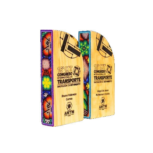 Figura de reconocimiento con arte huichol tablas grabadas amtm