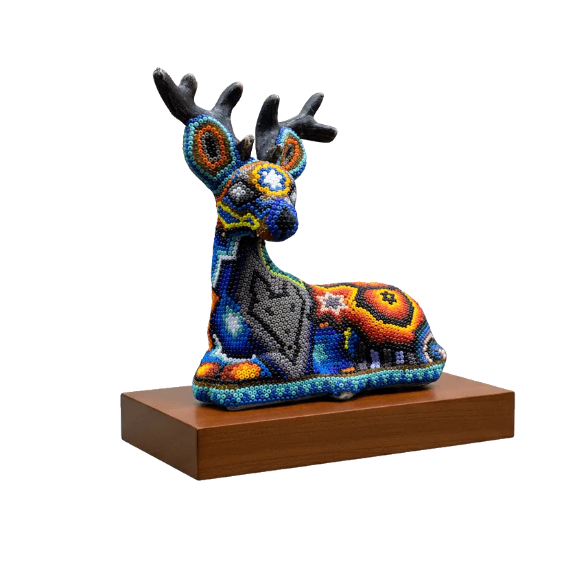 Figura de reconocimiento de arte huichol venado azul cielo base