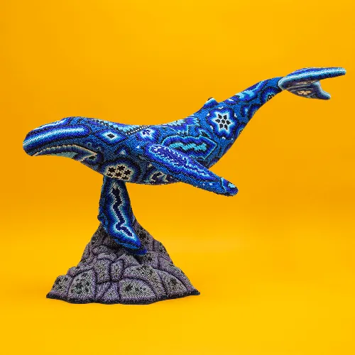 Figura de ballena jorobada arte huichol grande a