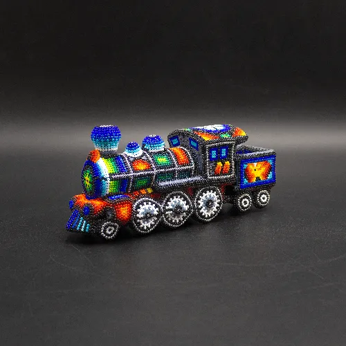 Figura de tren arte huichol colorido